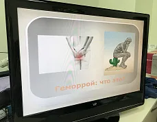 700